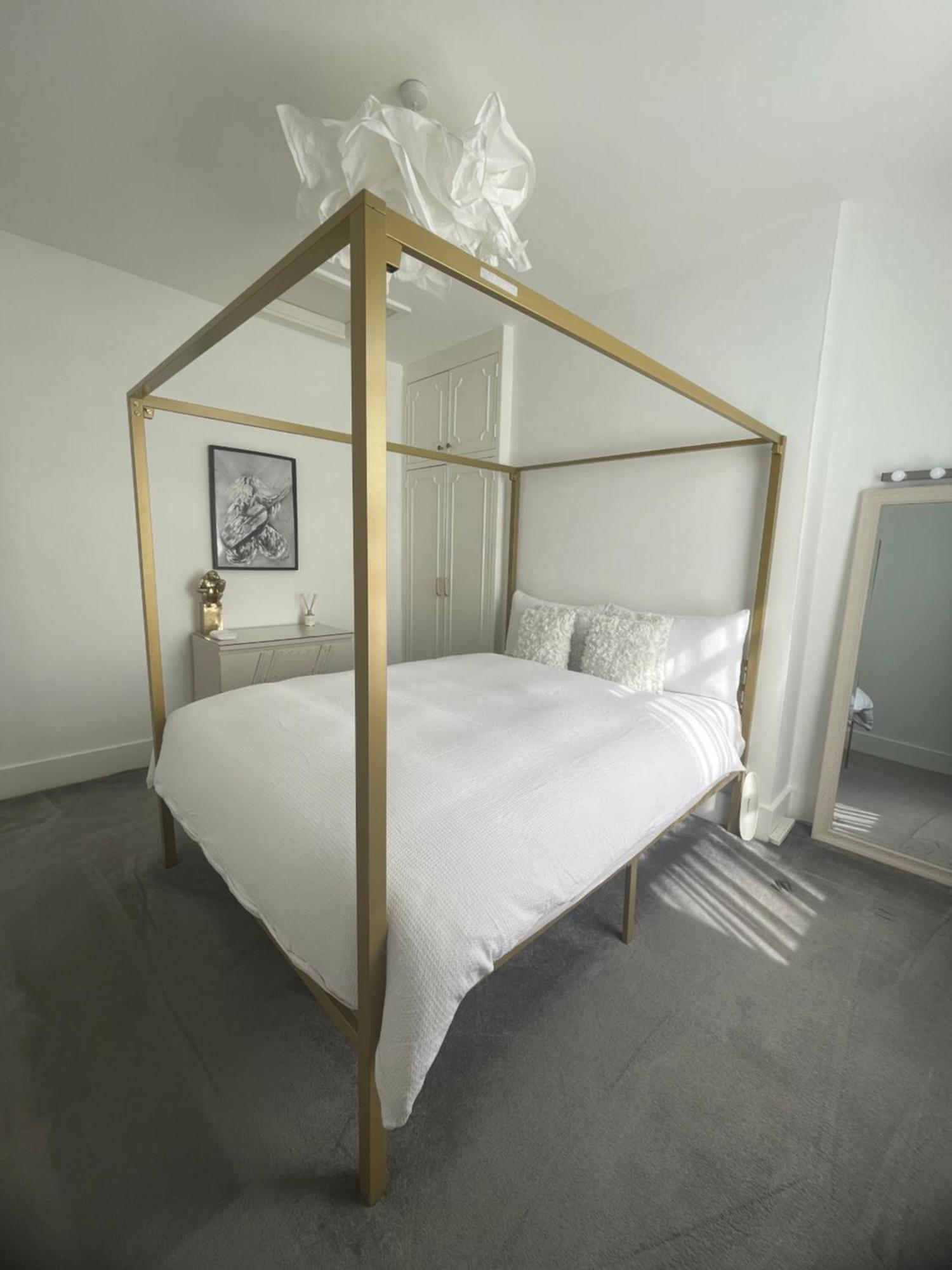 Queen Bedroom In Maida Vale London Exterior photo